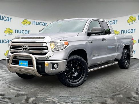 Used 2017 Toyota Tundra SR5 AWD/4WD image 3