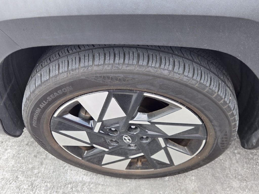 Used 2024 Hyundai Kona SEL FWD image 7