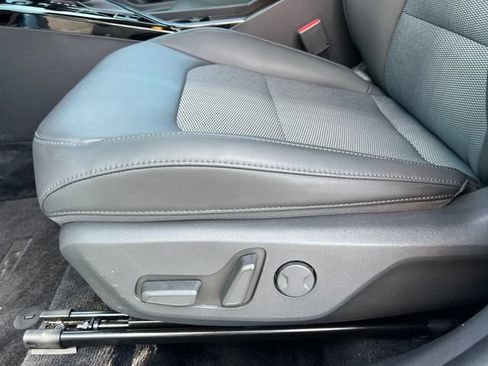 Used 2024 Kia Niro EX FWD image 9