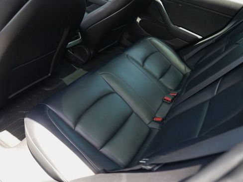 Used 2019 Tesla Model 3 RWD image 12