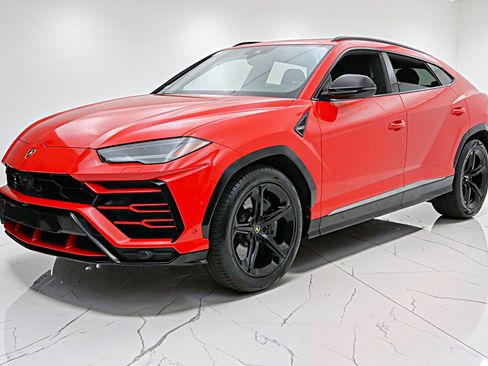 Used 2020 Lamborghini Urus AWD/4WD image 2