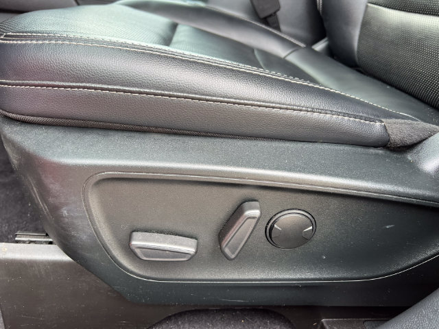 Used 2022 Ford Escape Titanium AWD/4WD image 11