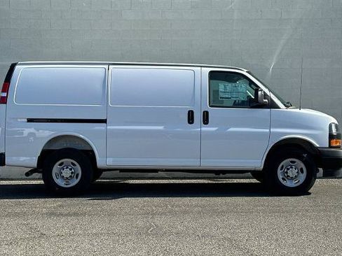 New 2026 Chevrolet Express 2500 w/ Driver Convenience Package RWD image 4