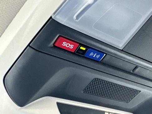 Used 2024 Subaru Crosstrek 2.0i Premium image 30