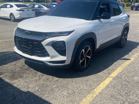 Used 2021 Chevrolet TrailBlazer RS w/ Technology Package FWD image 1