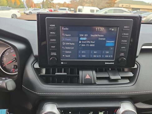 Used 2022 Toyota RAV4 LE image 25