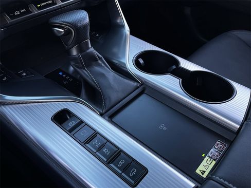 Used 2024 Lexus LX 600 F Sport image 17