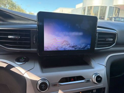 Used 2021 Ford Explorer XLT w/ Equipment Group 202A image 12