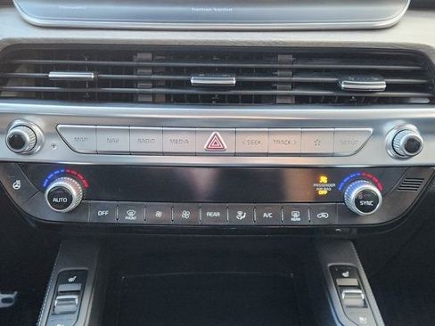 Used 2022 Kia Telluride SX w/ SX Prestige Package image 22