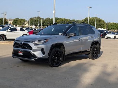 Used 2023 Toyota RAV4 XSE AWD/4WD image 10