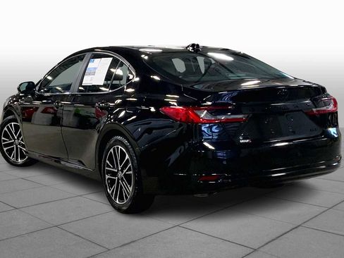 Used 2025 Toyota Camry XLE w/ Premium Package image 12