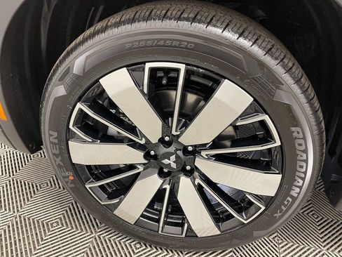 New 2025 Mitsubishi Outlander SE image 34