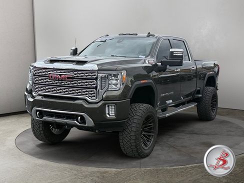 Used 2023 GMC Sierra 3500 Denali w/ Technology Package AWD/4WD image 3