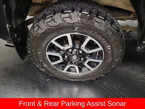 Used 2018 Toyota Tundra Limited w/ Limited Premium Package AWD/4WD image 11