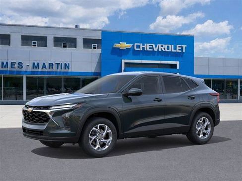 New 2026 Chevrolet Trax LS image 2