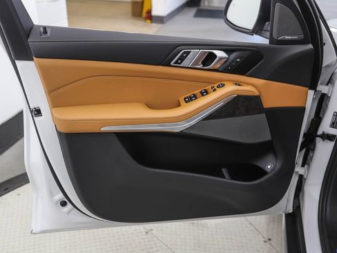 Used 2026 BMW X5 xDrive50e w/ Executive Package image 9