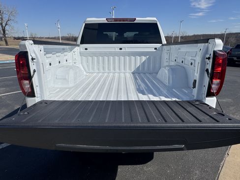 New 2026 GMC Sierra 1500 Pro AWD/4WD image 5
