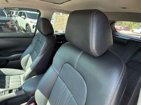 Used 2026 Honda HR-V EX-L image 17