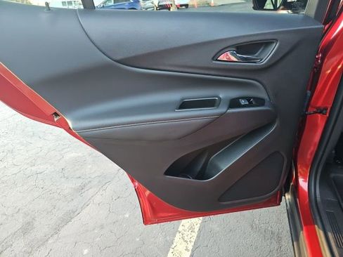 Used 2024 Chevrolet Equinox Premier image 15