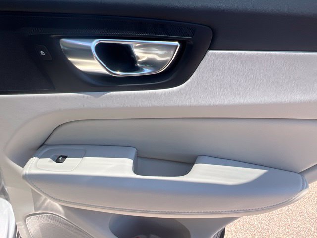 Used 2025 Volvo XC60 T8 Plus w/ Protection Package Premier AWD/4WD image 32