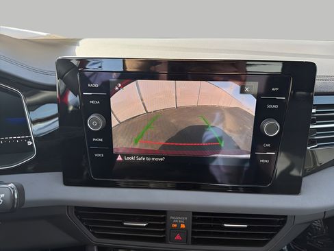 New 2026 Volkswagen Jetta SE FWD image 17
