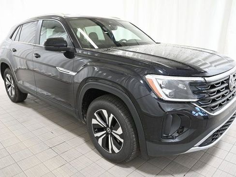 New 2026 Volkswagen Atlas Cross Sport SE image 14
