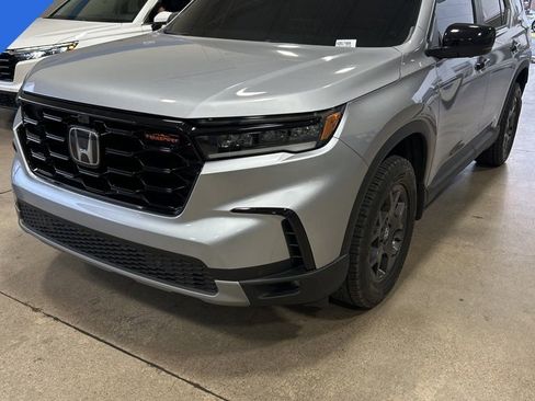 Certified 2024 Honda Pilot TrailSport image 1