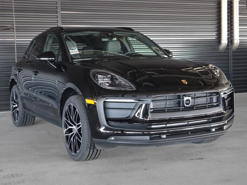 New 2026 Porsche Macan AWD/4WD image 7