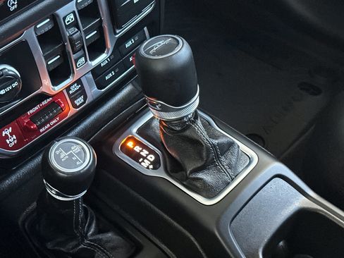 New 2025 Jeep Gladiator Rubicon image 20