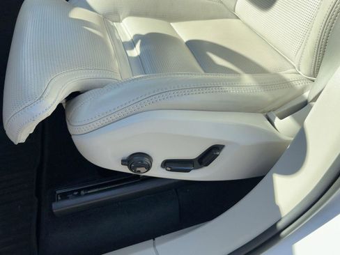 Certified 2023 Volvo XC90 B6 Ultimate w/ Lounge Package image 12