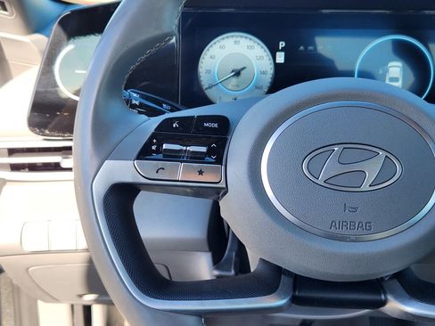 Used 2025 Hyundai Elantra SEL FWD image 15
