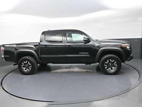 Used 2021 Toyota Tacoma TRD Off-Road AWD/4WD image 21