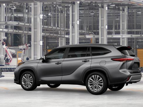 New 2026 Toyota Highlander Platinum image 5