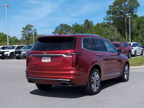 Used 2022 Cadillac XT6 Premium Luxury w/ Technology Package FWD image 3