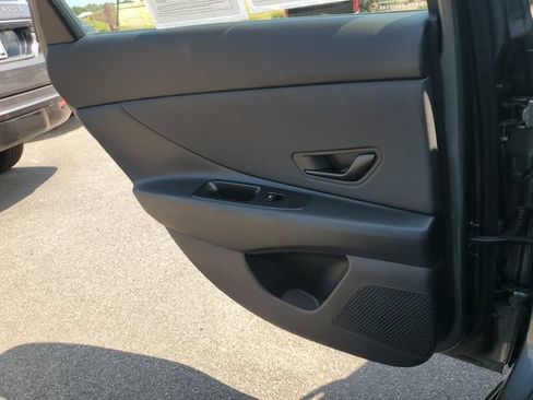 Used 2024 Hyundai Elantra Limited FWD image 19