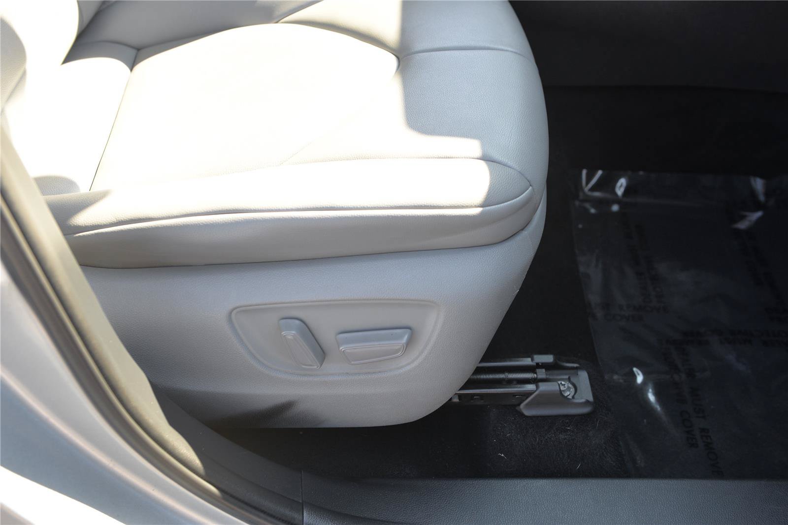 Used 2021 Toyota Highlander XLE w/ Protection Package #3 (TMS) AWD/4WD image 14