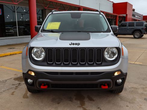 Used 2015 Jeep Renegade Trailhawk w/ Popular Equipment Group AWD/4WD image 3