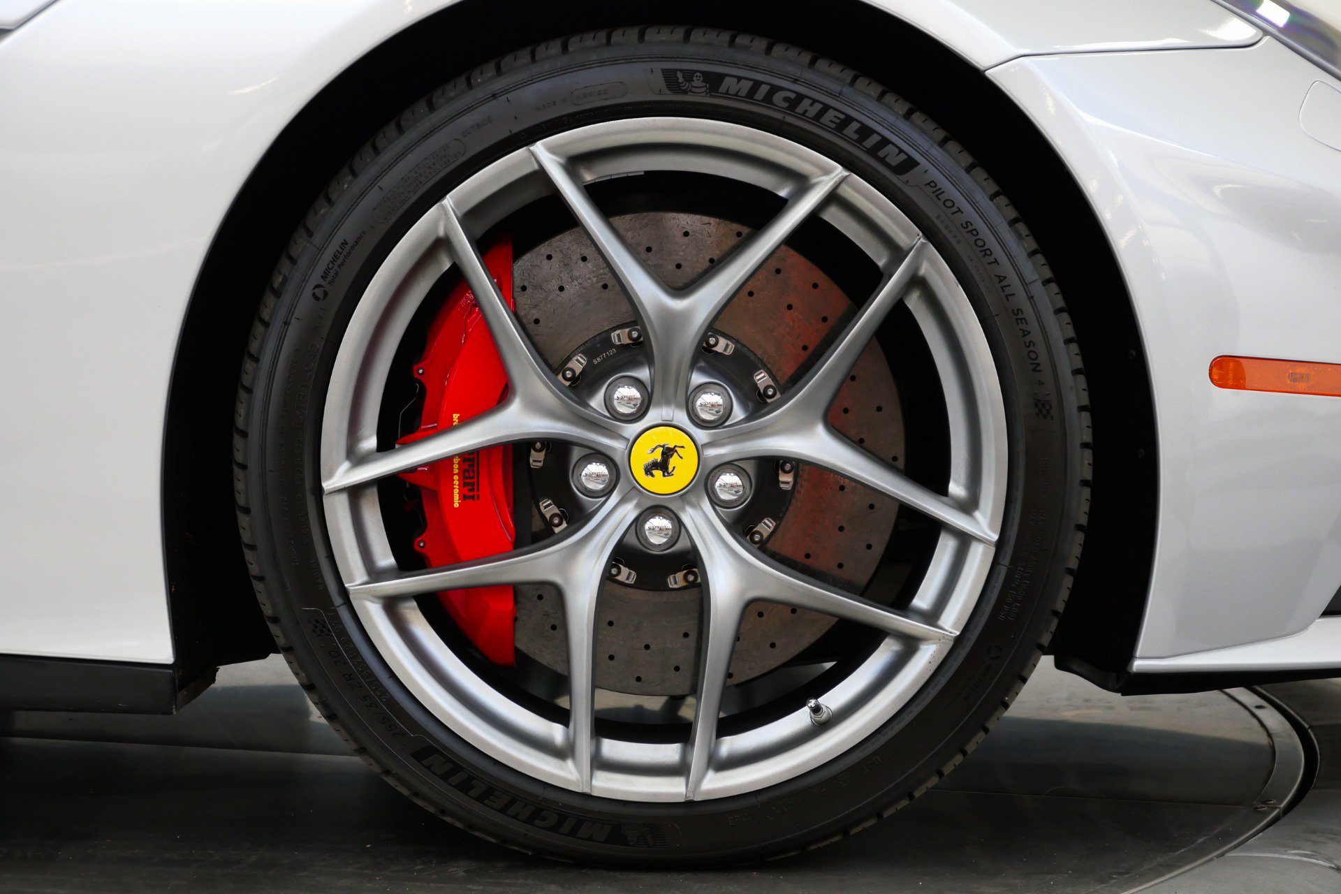 Used 2015 Ferrari F12 Berlinetta RWD image 40