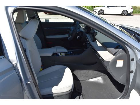 New 2025 Hyundai Sonata SEL image 15