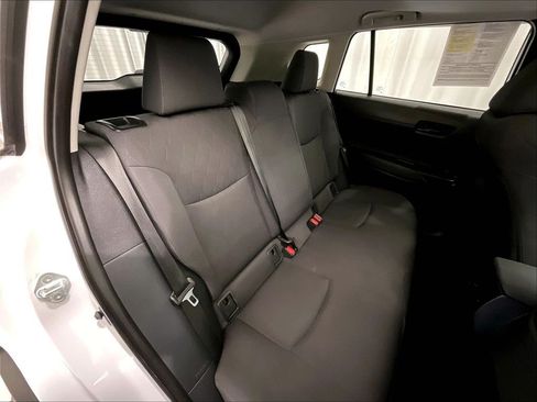 Used 2023 Toyota Corolla Cross LE w/ Moonroof Package AWD/4WD image 16