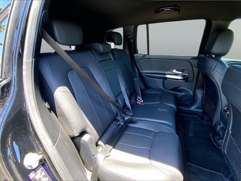 Used 2021 Mercedes-Benz GLB 250 4MATIC image 19