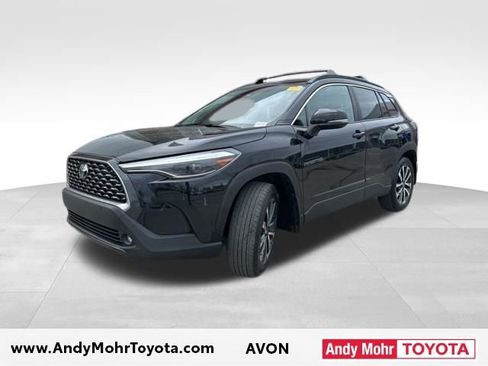 Used 2023 Toyota Corolla Cross XLE w/ Convenience Package image 4