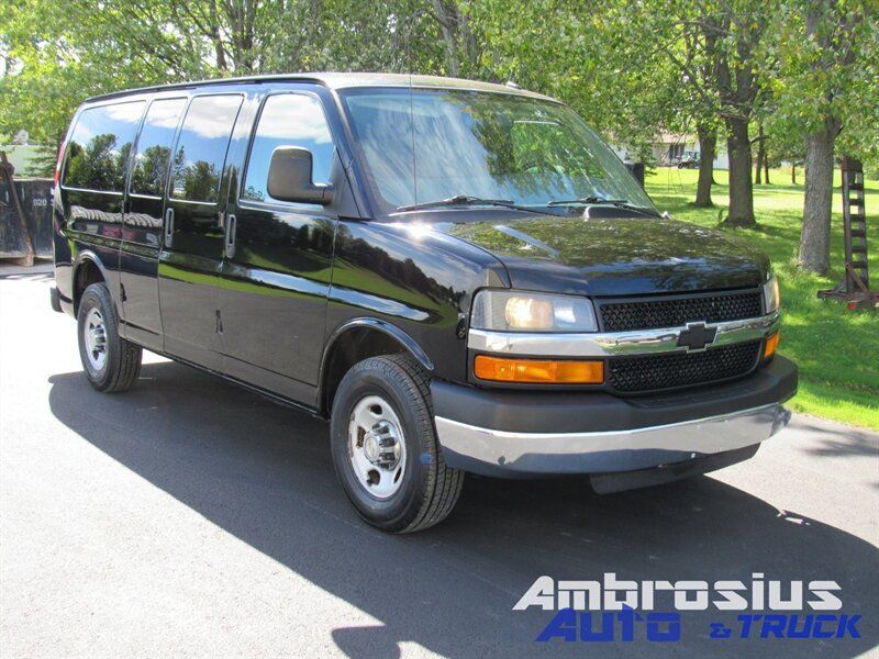 Used 2015 Chevrolet Express 2500 LT w/ LT Preferred Equipment Group RWD image 1