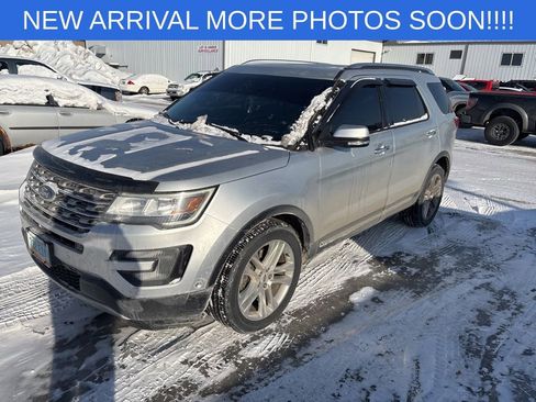 Used 2017 Ford Explorer Limited w/ Equipment Group 301A image 3
