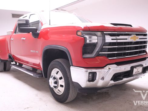 Used 2024 Chevrolet Silverado 3500 LTZ w/ LTZ Convenience Package image 7