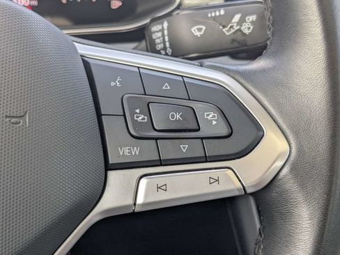 Used 2025 Volkswagen Jetta SE FWD image 25