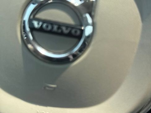 Used 2019 Volvo XC90 T5 Momentum w/ Multimedia Package AWD/4WD image 6