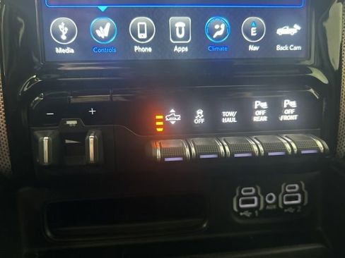 Used 2020 RAM 1500 Limited w/ Body Color Bumper Group image 15