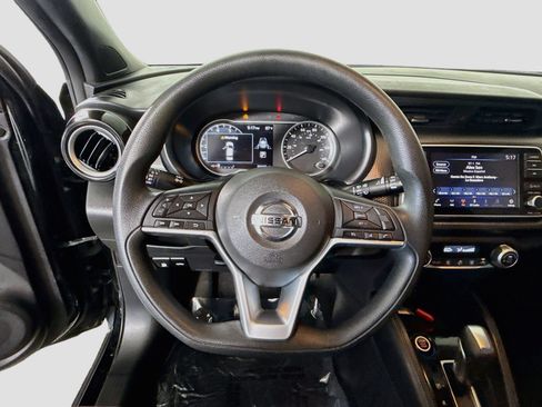 Used 2020 Nissan Kicks SV FWD image 13
