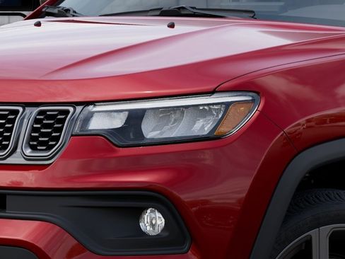 New 2026 Jeep Compass Latitude image 11